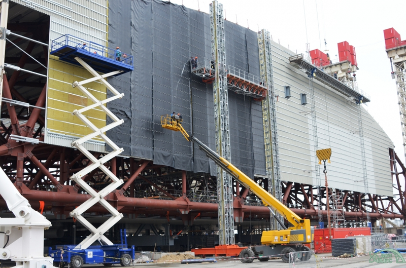 Illustration for article titled Chernobyl's Steel Radiation Shield Is the Biggest Moving Structure Ever